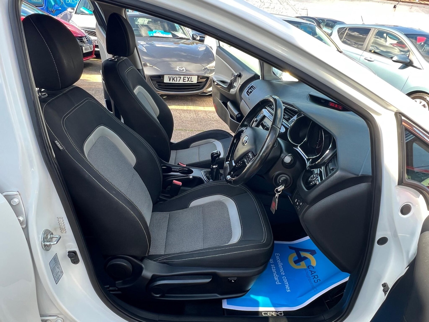 Used Kia Ceed for sale - 76099561: Photo 32