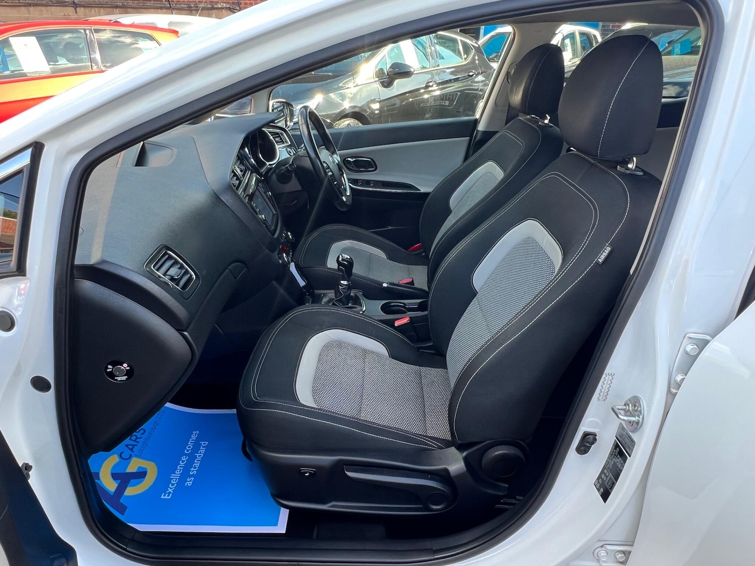 Used Kia Ceed for sale - 76099561: Photo 4