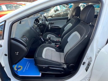 Used Kia Ceed for sale - 76099561: Photo 4