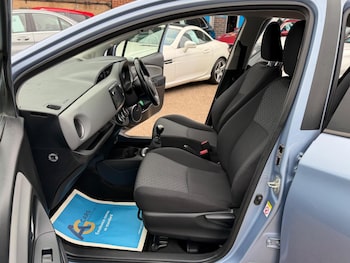 Used Toyota Yaris 2015 for sale - 78891970: Photo