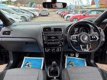 Used Volkswagen Polo 2016 for sale - 79348429: Photo