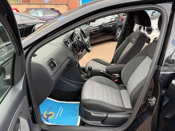 Used Volkswagen Polo 2016 for sale - 79348429: Photo