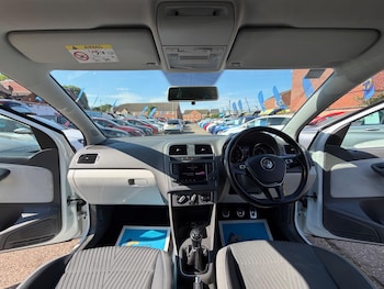 Used Volkswagen Polo 2015 for sale - 79145159: Photo