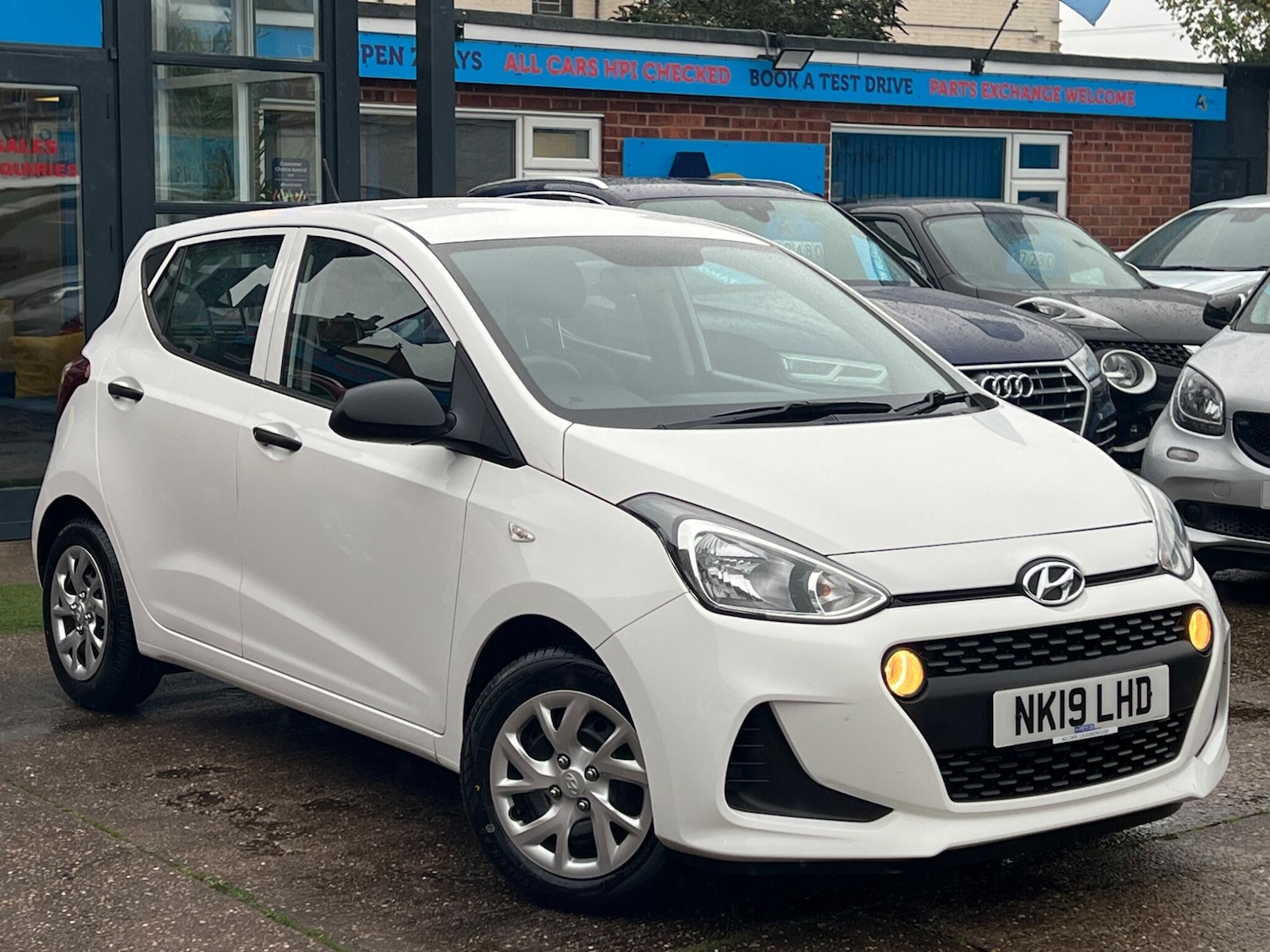 Used Hyundai i10 2019 for sale - 76433317: Photo 13