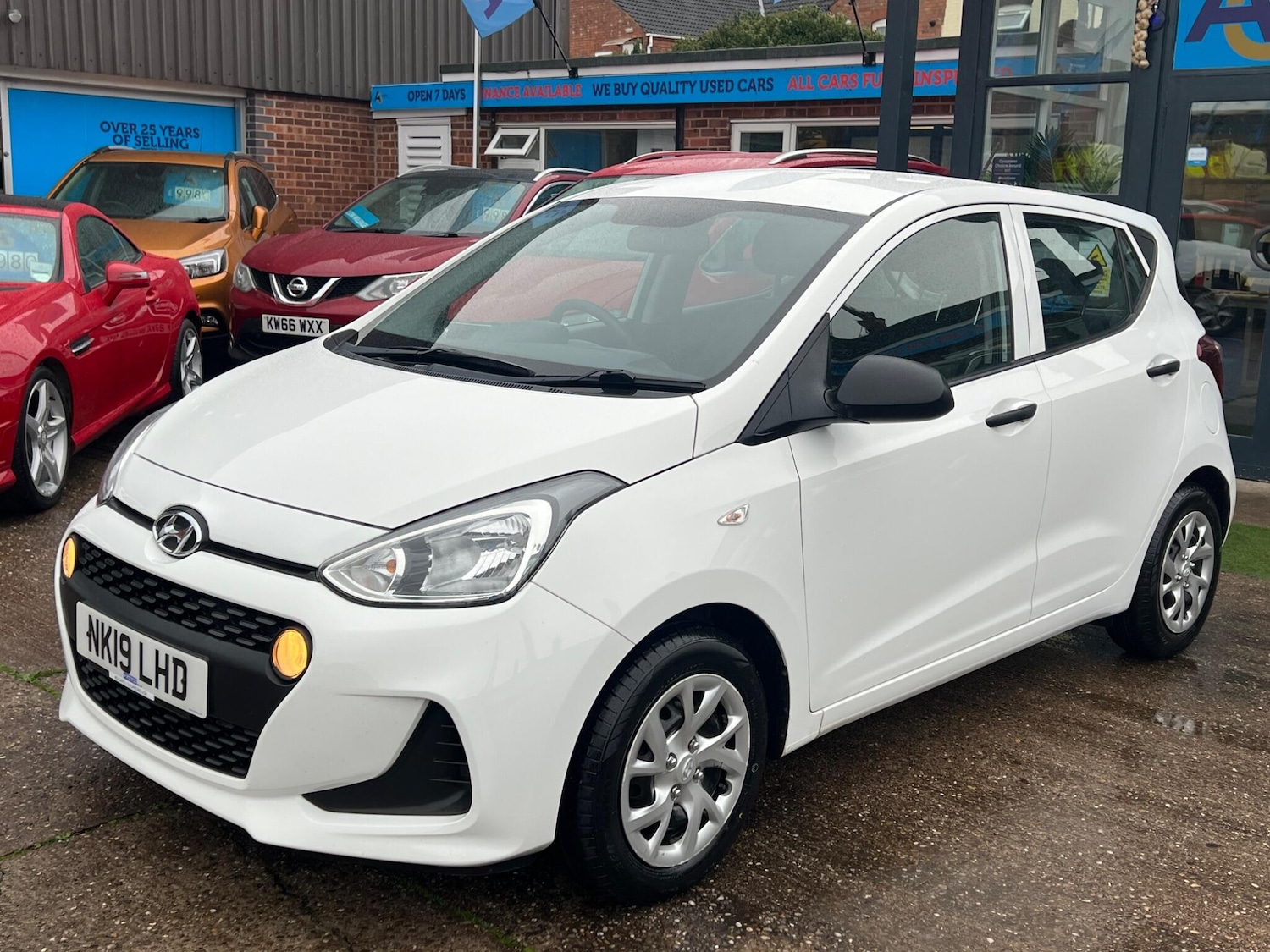 Used Hyundai i10 2019 for sale - 76433317: Photo 14