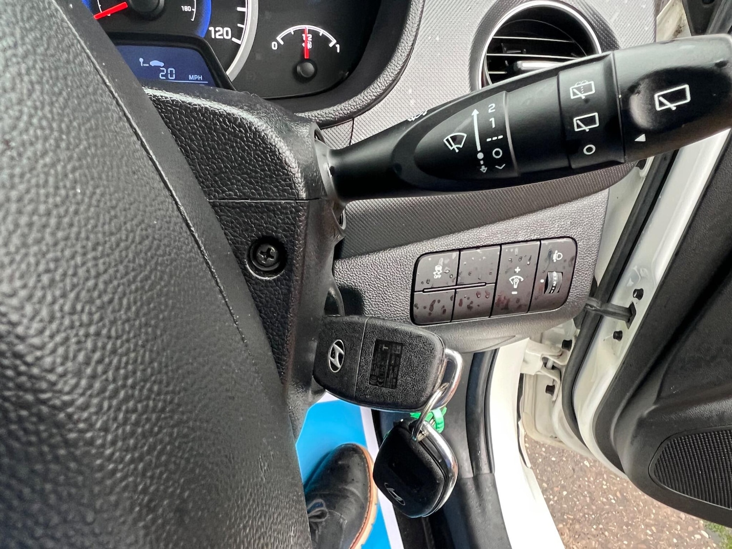 Used Hyundai i10 2019 for sale - 76433317: Photo 26