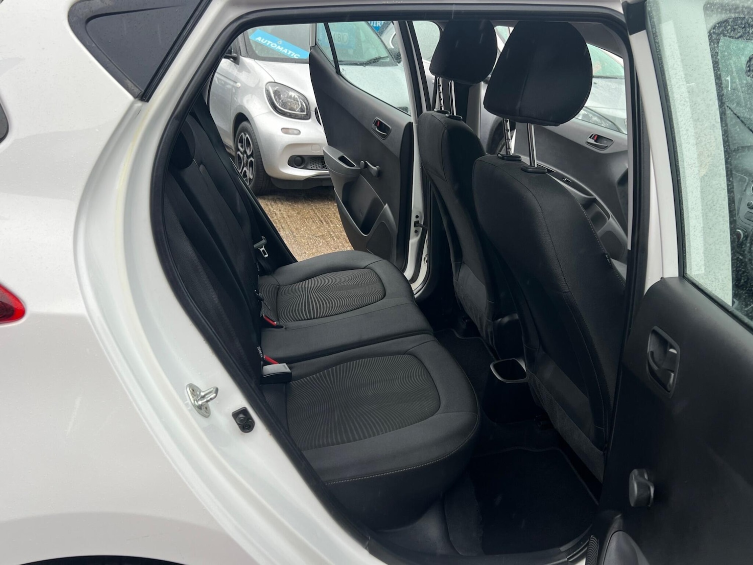 Used Hyundai i10 2019 for sale - 76433317: Photo 30