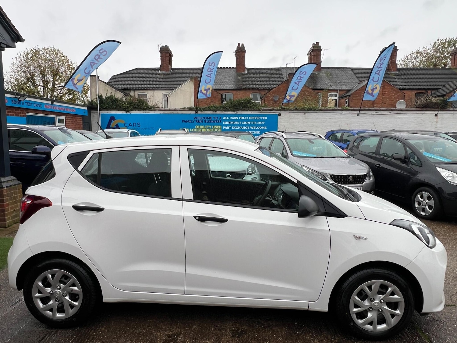 Used Hyundai i10 2019 for sale - 76433317: Photo 33