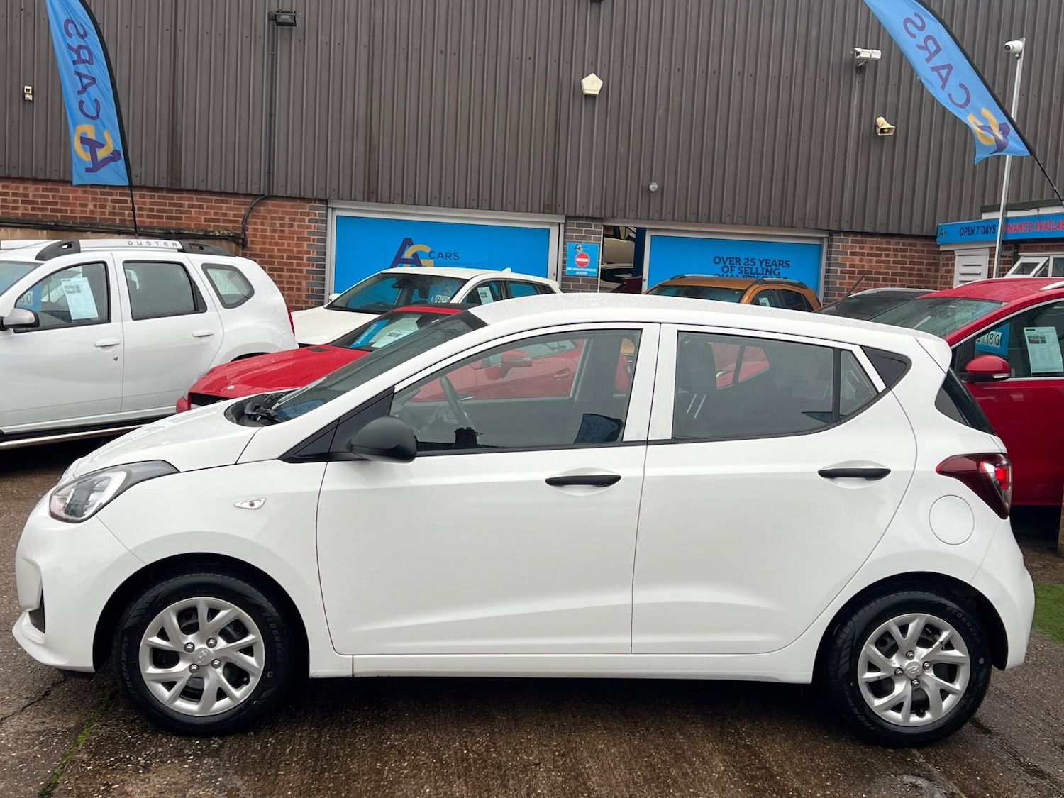 Used Hyundai i10 2019 for sale - 76433317: Photo 34