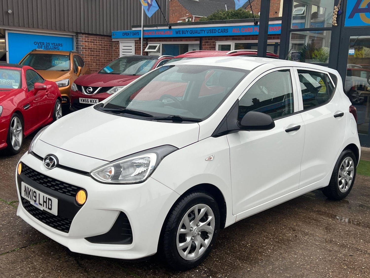 Used Hyundai i10 2019 for sale - 76433317: Photo 36