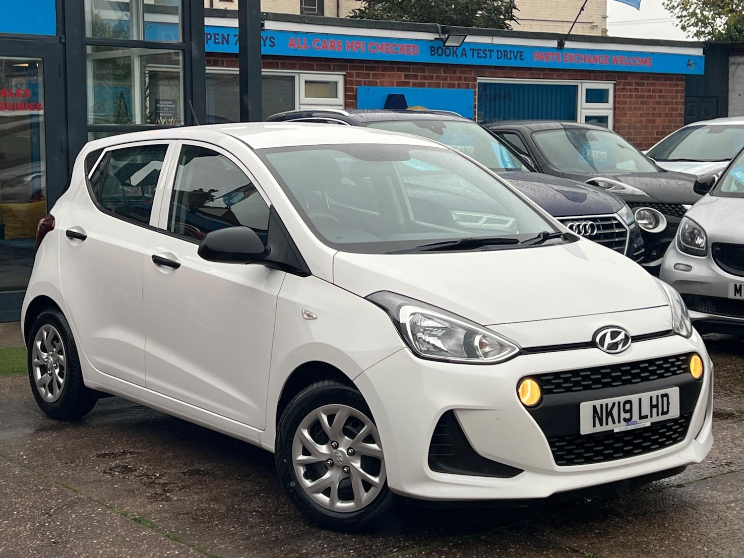 Used Hyundai i10 2019 for sale - 76433317: Photo 42