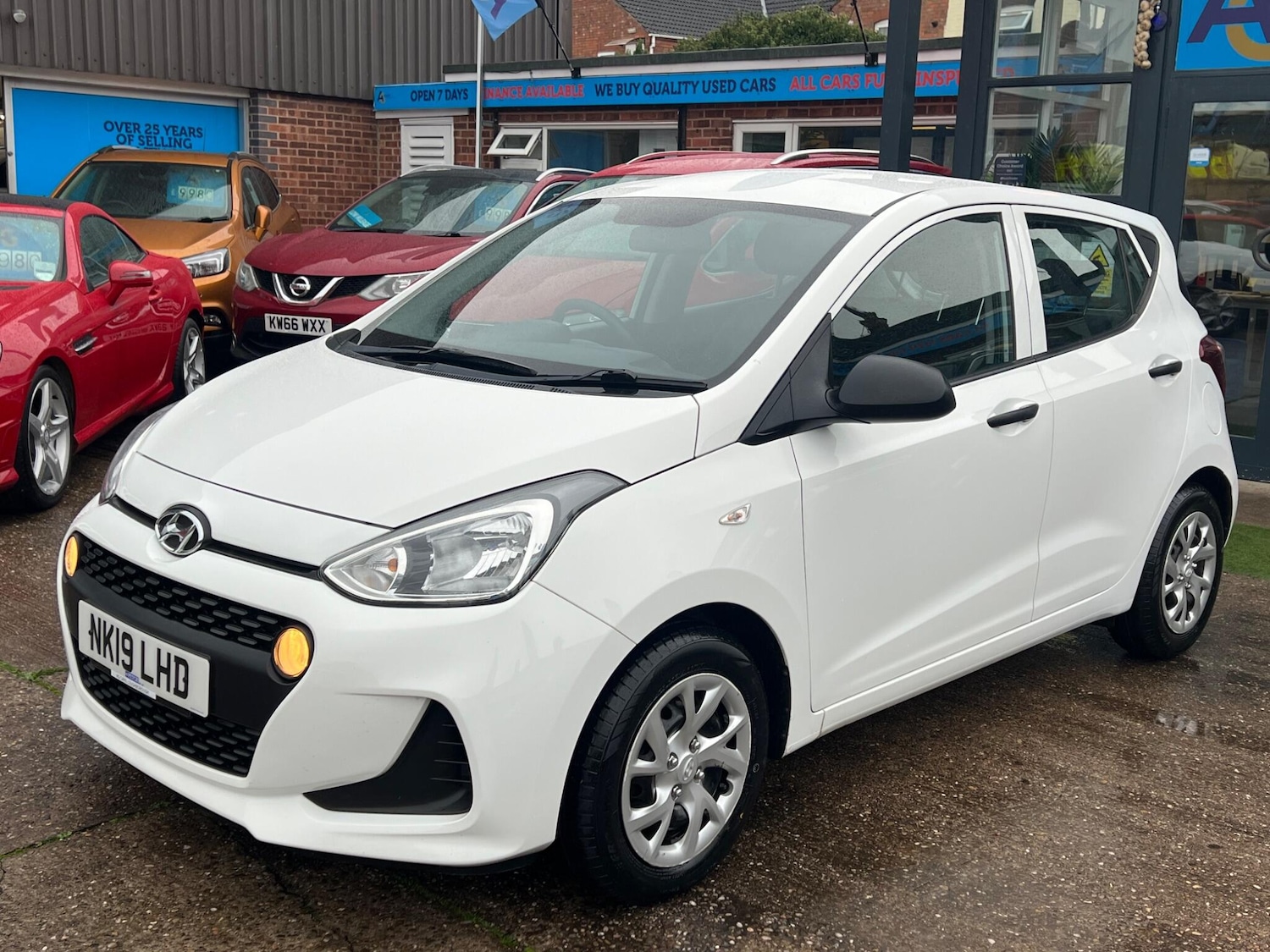 Used Hyundai i10 2019 for sale - 76433317: Photo 43
