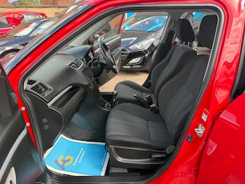 Used Suzuki Swift 2015 for sale - 79348759: Photo