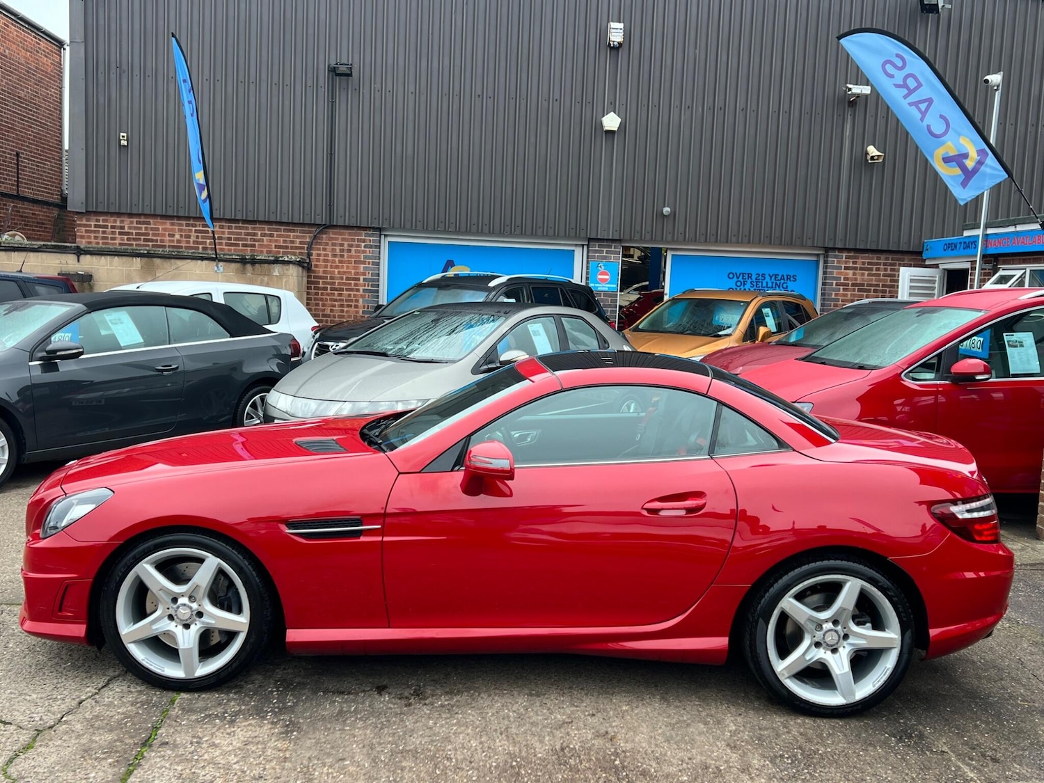 Used Mercedes-Benz SLK 2013 for sale - 76992489: Photo 9