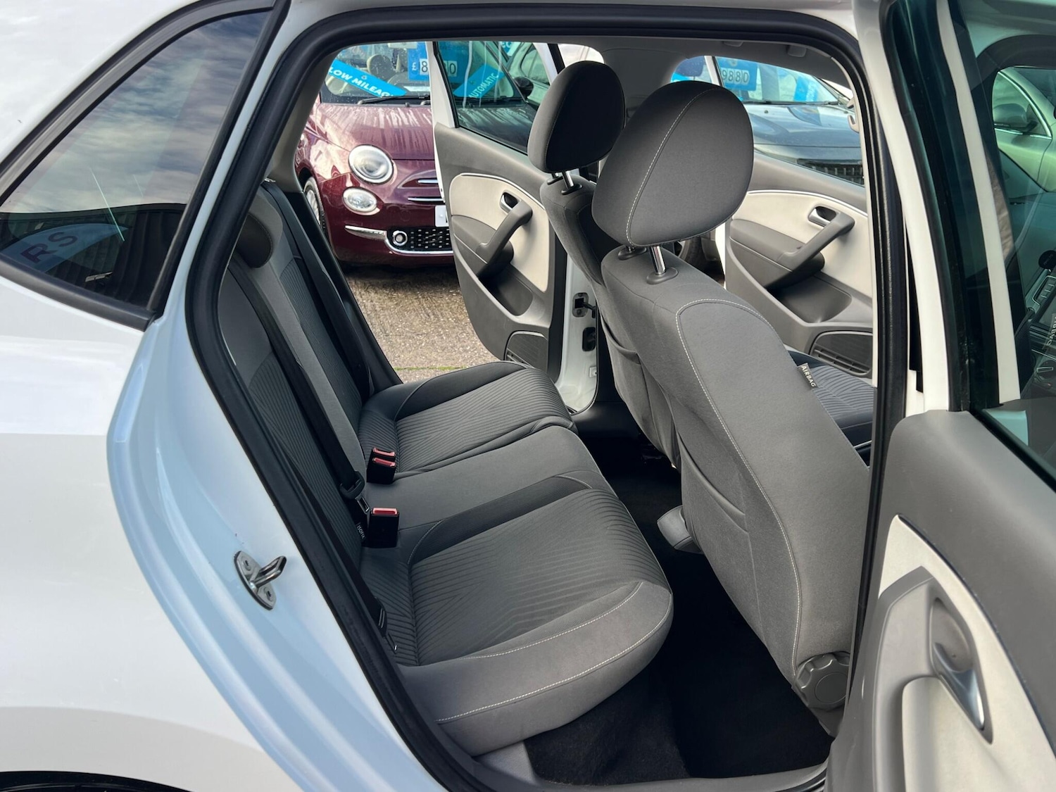 Used Volkswagen Polo 2015 for sale - 76786456: Photo 33