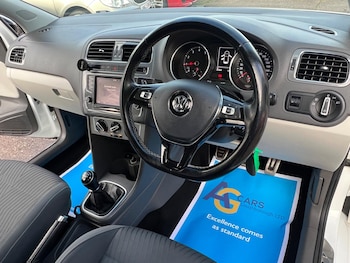 Used Volkswagen Polo 2015 for sale - 76786456: Photo