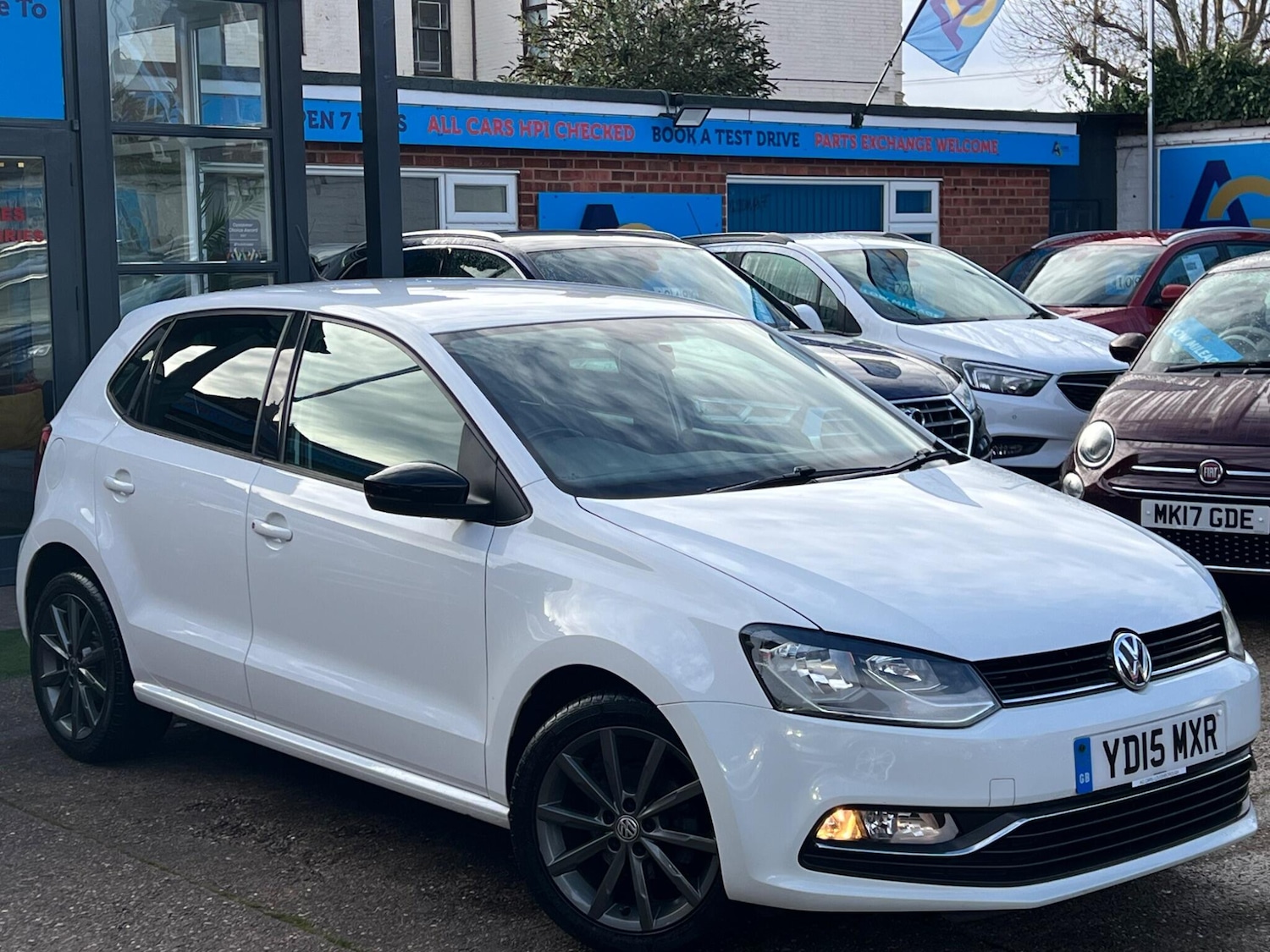 Used Volkswagen Polo 2015 for sale - 76786456: Photo 43