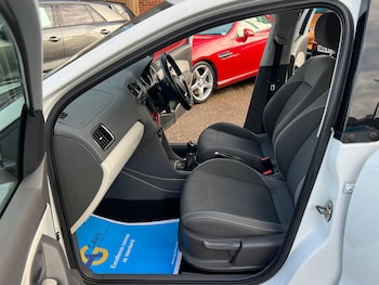 Used Volkswagen Polo 2015 for sale - 76786456: Photo