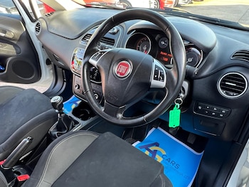 Used Fiat Punto 2017 for sale - 75154268: Photo
