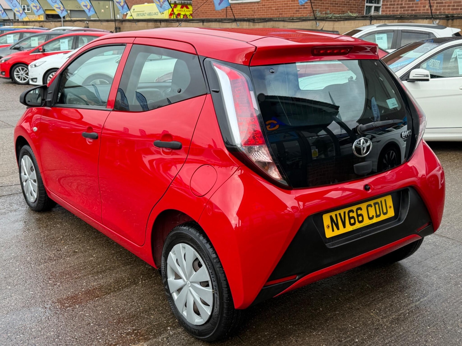 Used Toyota AYGO 2017 for sale - 77396597: Photo 17