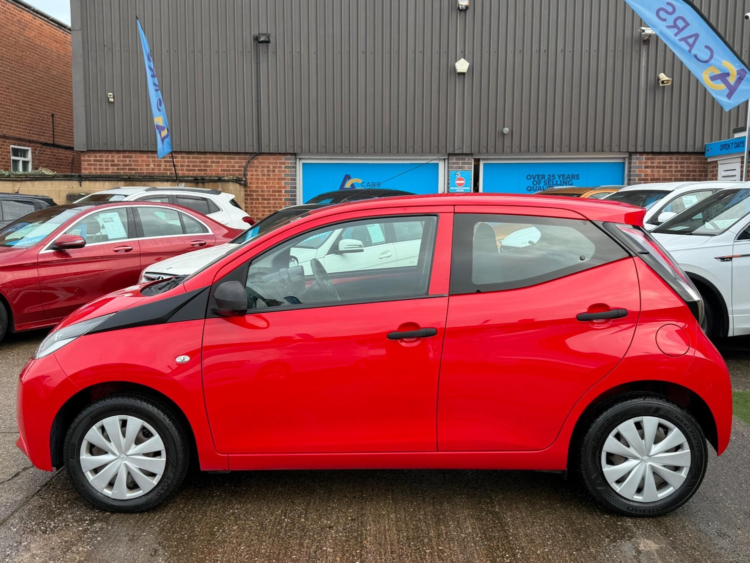 Used Toyota AYGO 2017 for sale - 77396597: Photo 8