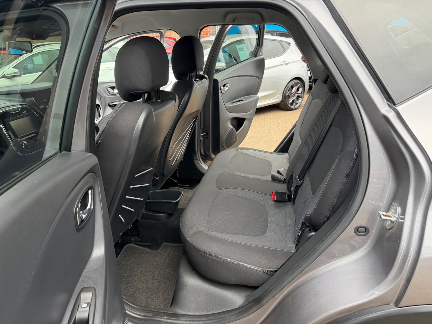 Used Renault Captur 2016 for sale - 77752907: Photo 5