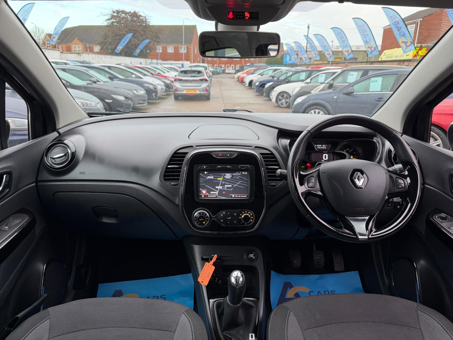Used Renault Captur 2015 for sale - 77215191: Photo 2