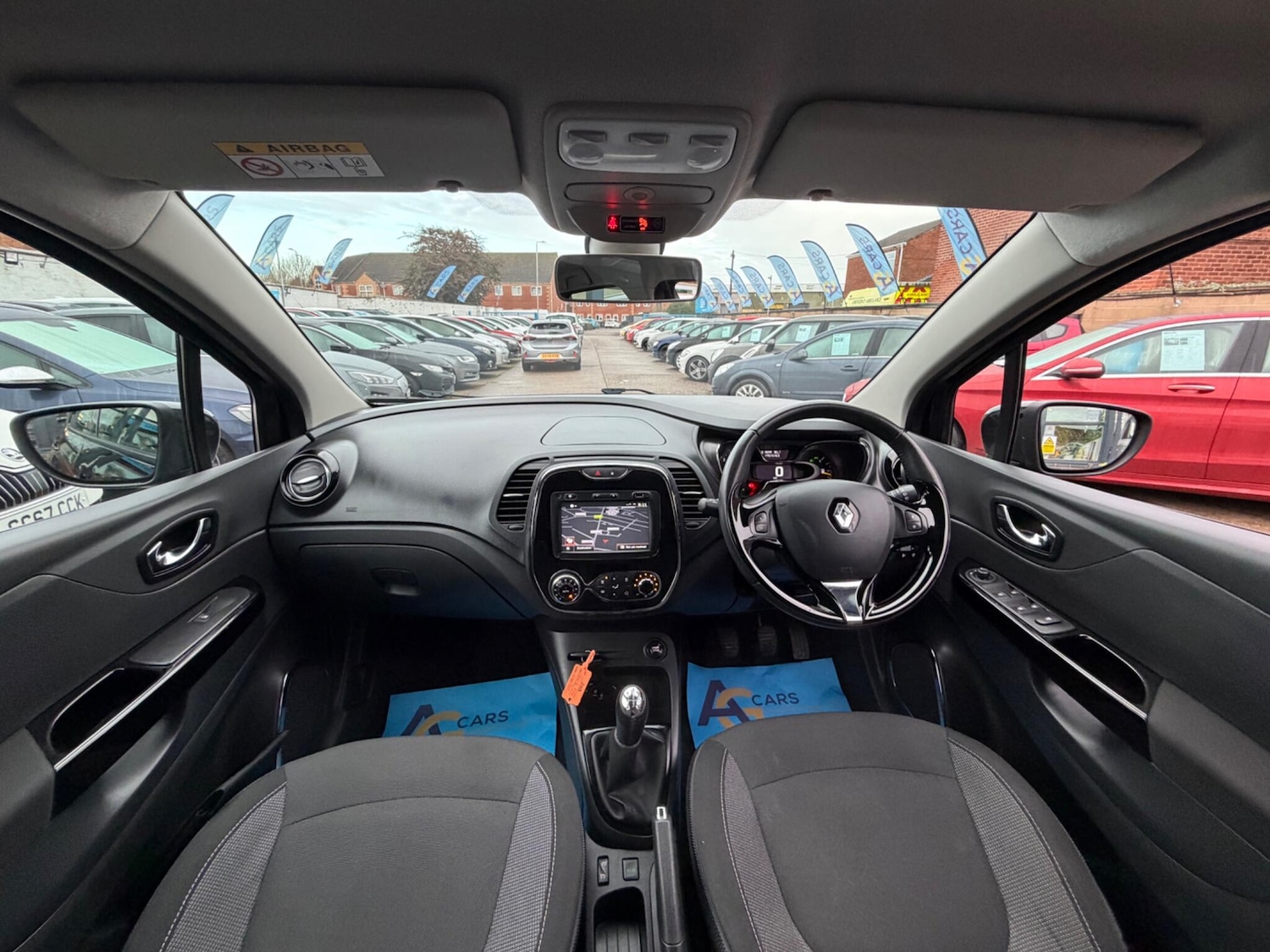 Used Renault Captur 2015 for sale - 77215191: Photo 38