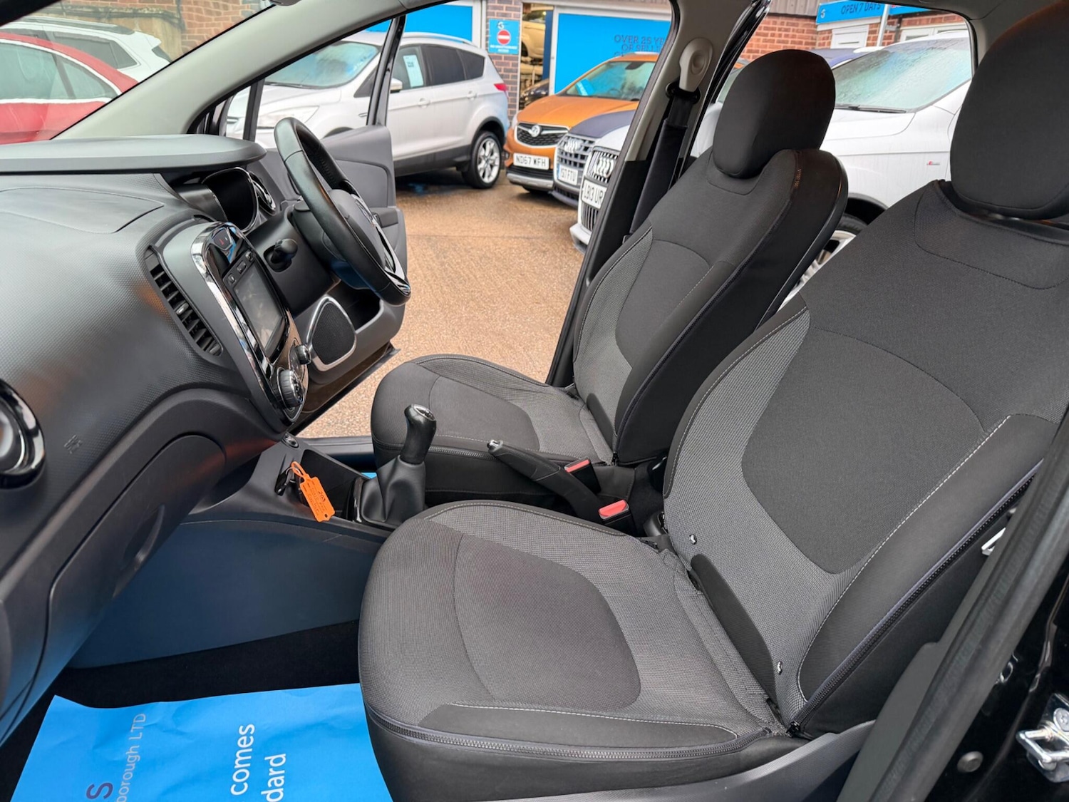 Used Renault Captur 2015 for sale - 77215191: Photo 4