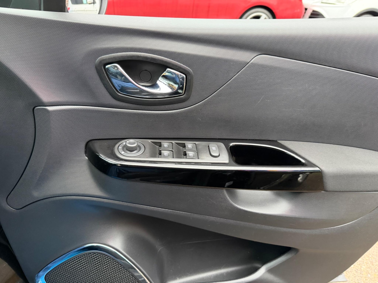 Used Renault Captur 2015 for sale - 77215191: Photo 41