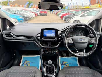 Used Ford Fiesta 2017 for sale - 79711511: Photo