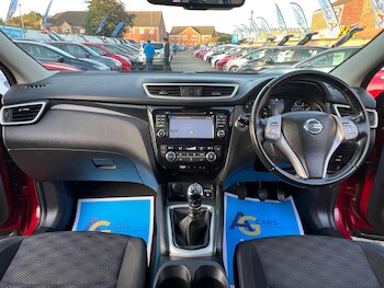 Used Nissan Qashqai 2017 for sale - 76988808: Photo