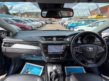 Used Toyota Avensis 2015 for sale - 78922844: Photo