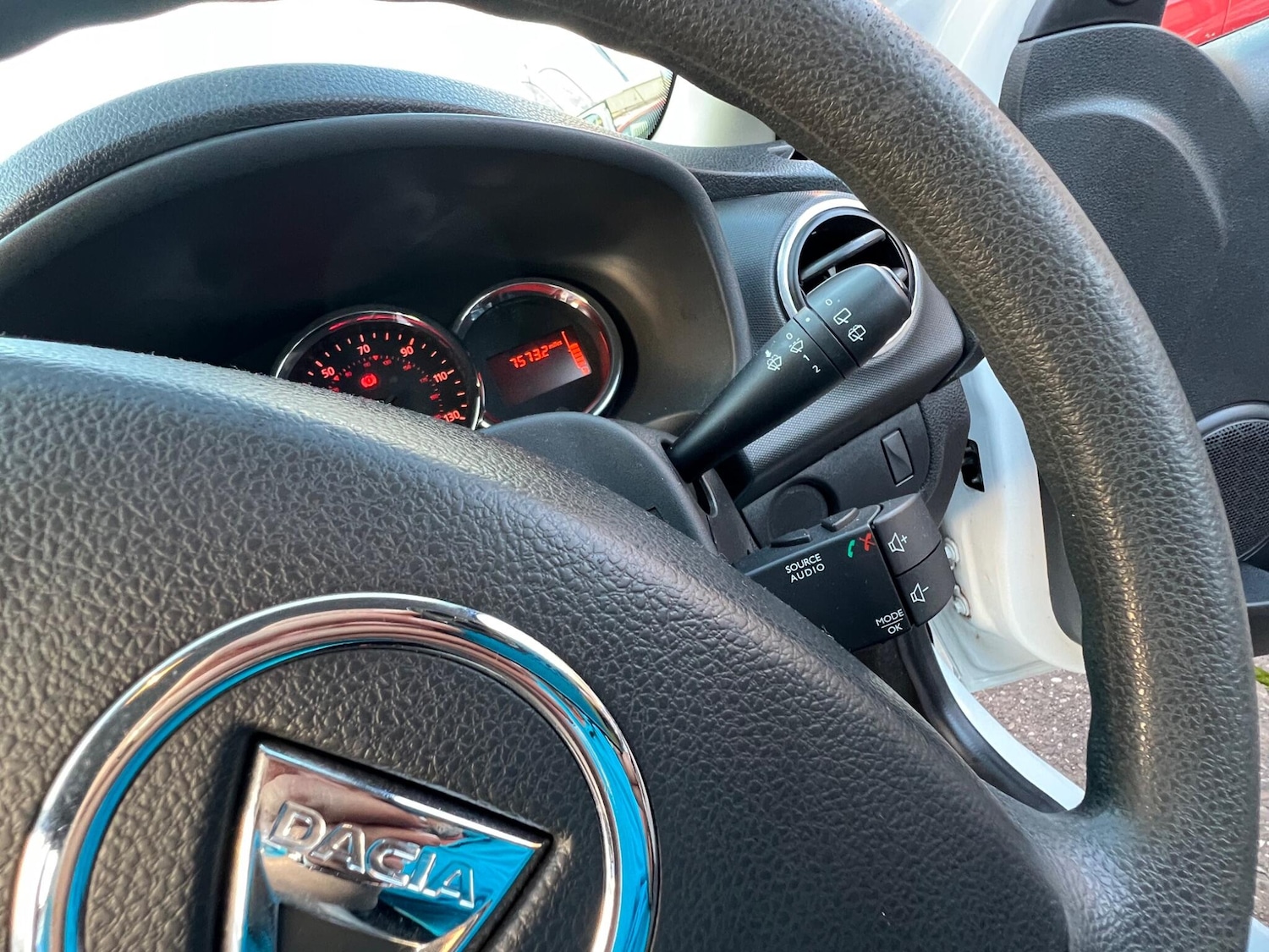 Used Dacia Sandero 2015 for sale - 76122520: Photo 26