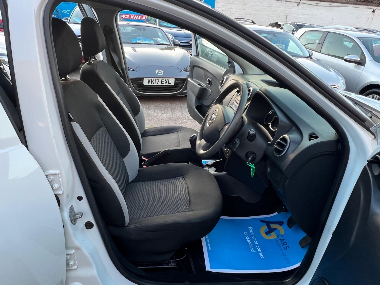 Used Dacia Sandero 2015 for sale - 76122520: Photo 28