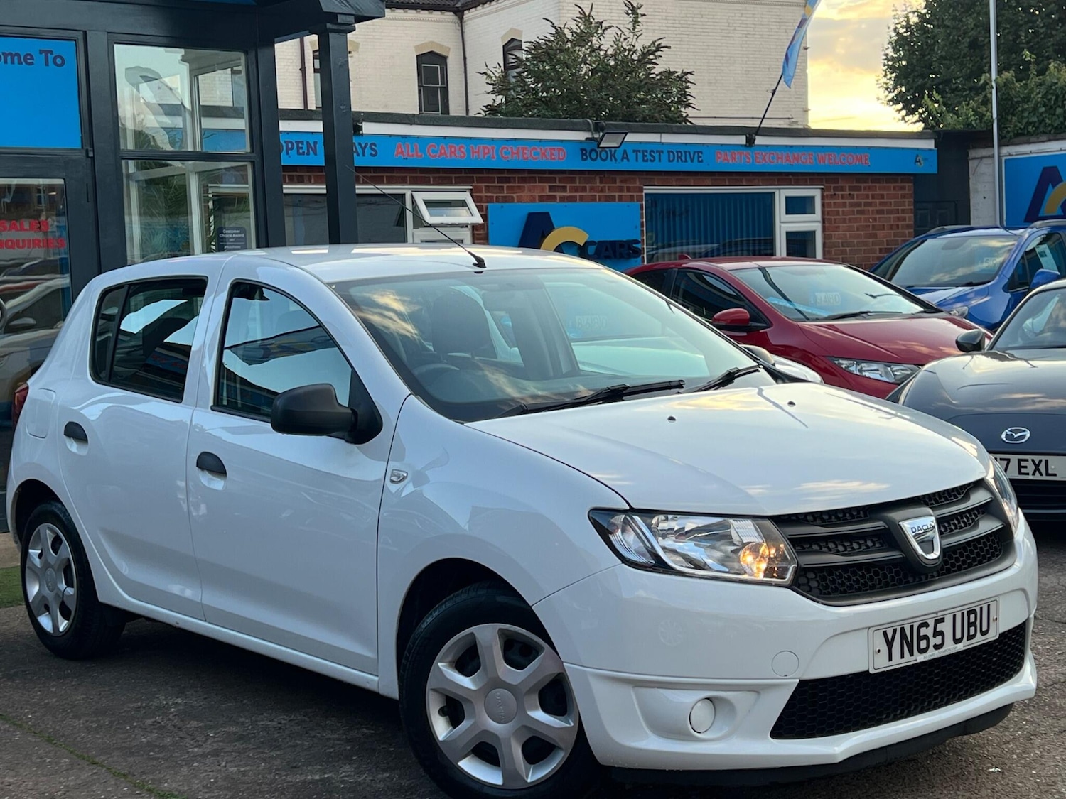 Used Dacia Sandero 2015 for sale - 76122520: Photo 35