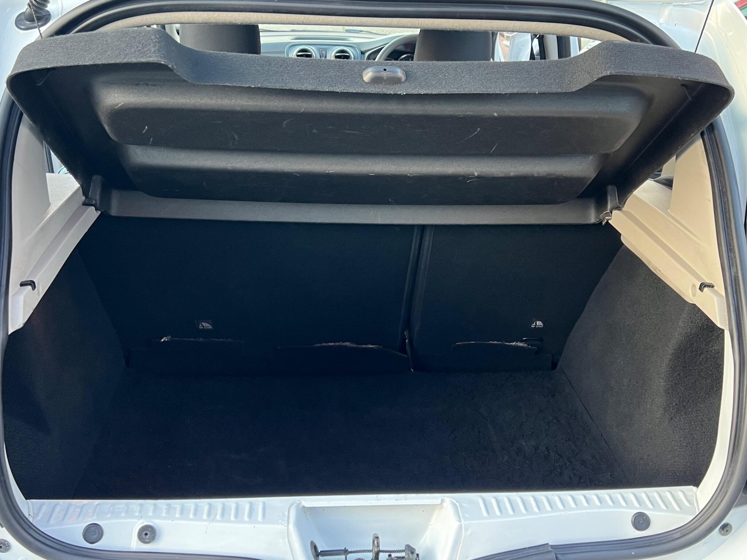 Used Dacia Sandero 2015 for sale - 76122520: Photo 39