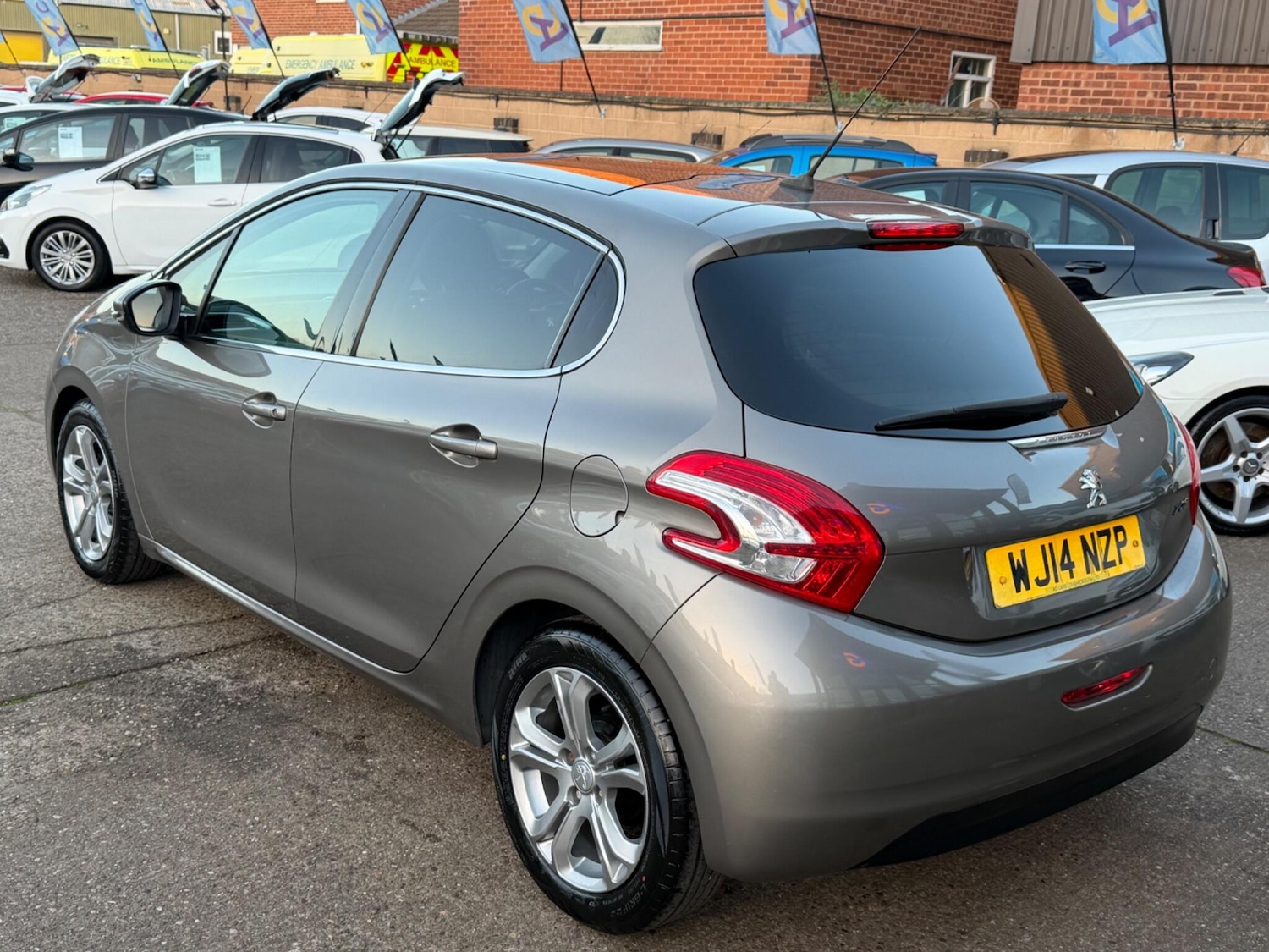 Used Peugeot 208 2014 for sale - 77940025: Photo 16