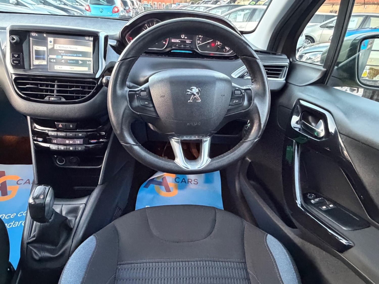 Used Peugeot 208 2014 for sale - 77940025: Photo 21