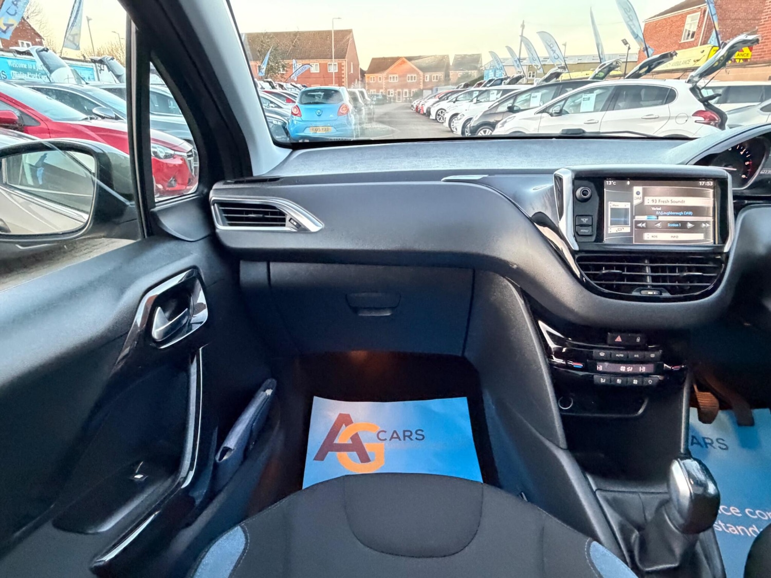 Used Peugeot 208 2014 for sale - 77940025: Photo 22