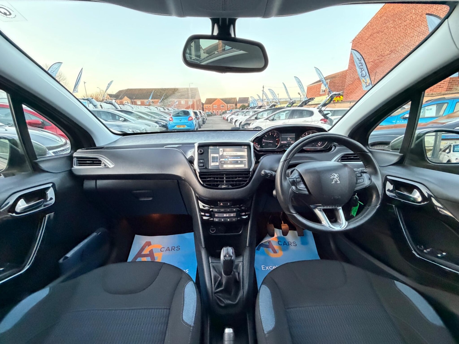 Used Peugeot 208 2014 for sale - 77940025: Photo 23