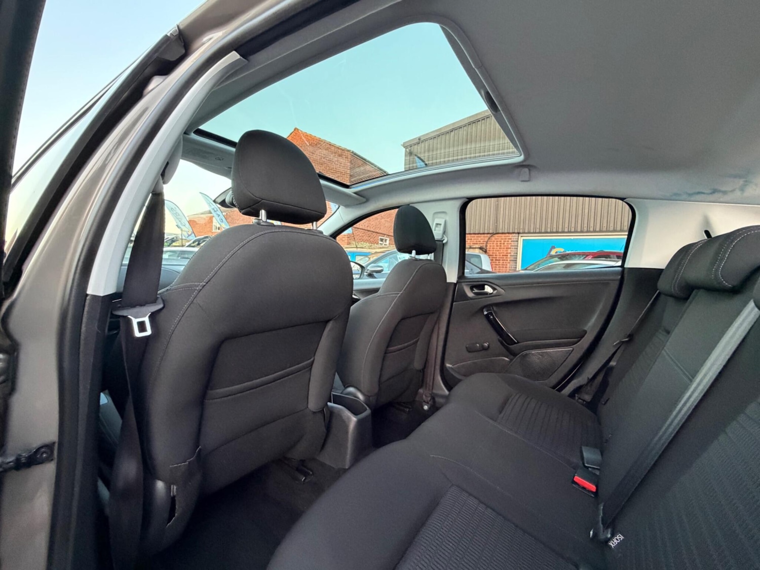 Used Peugeot 208 2014 for sale - 77940025: Photo 24