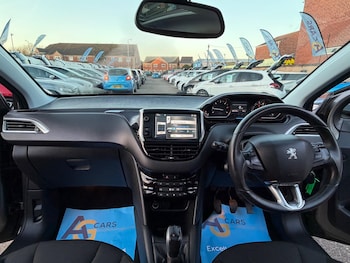 Used Peugeot 208 2014 for sale - 77940025: Photo