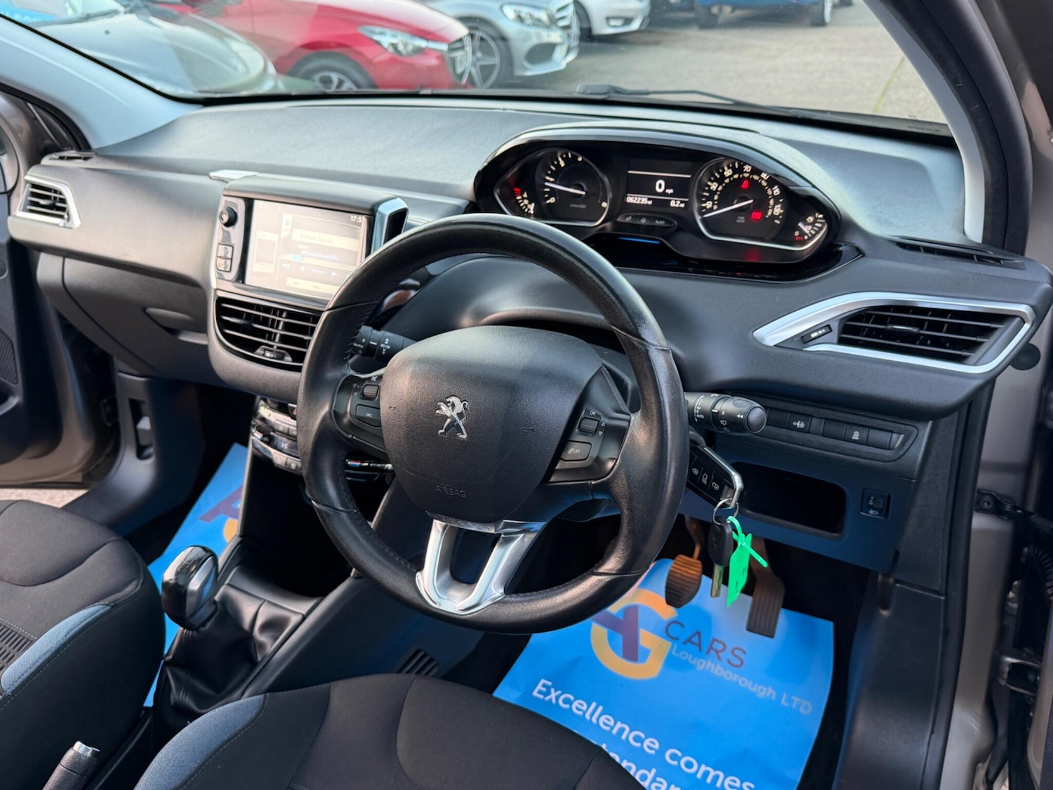 Used Peugeot 208 2014 for sale - 77940025: Photo 3