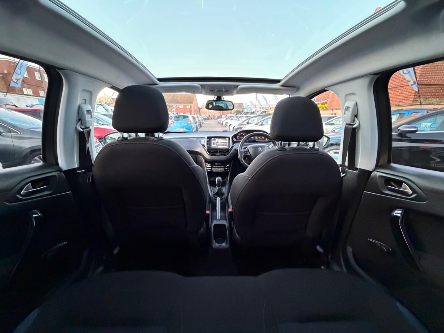 Used Peugeot 208 2014 for sale - 77940025: Photo 31