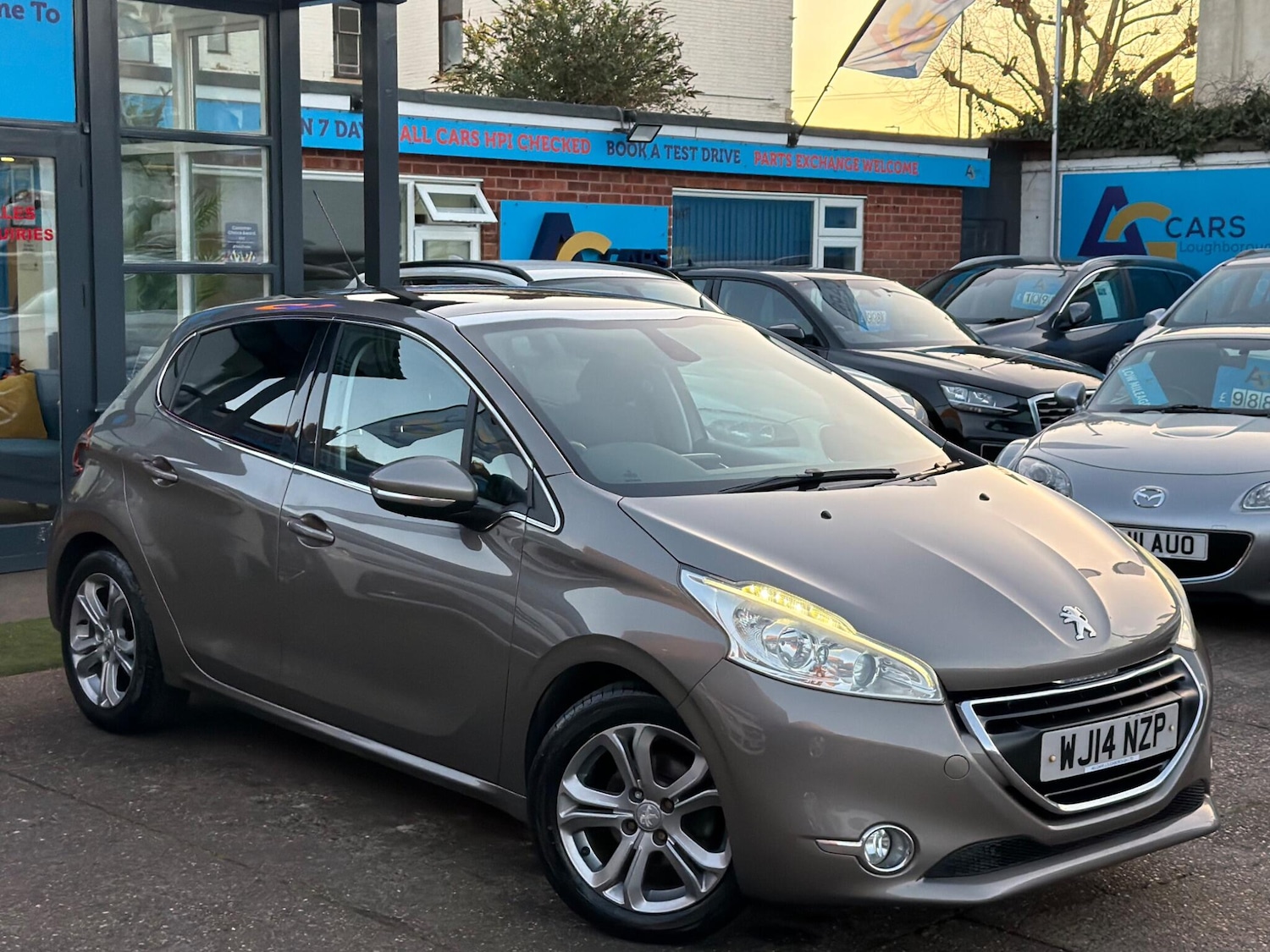 Used Peugeot 208 2014 for sale - 77940025: Photo 35