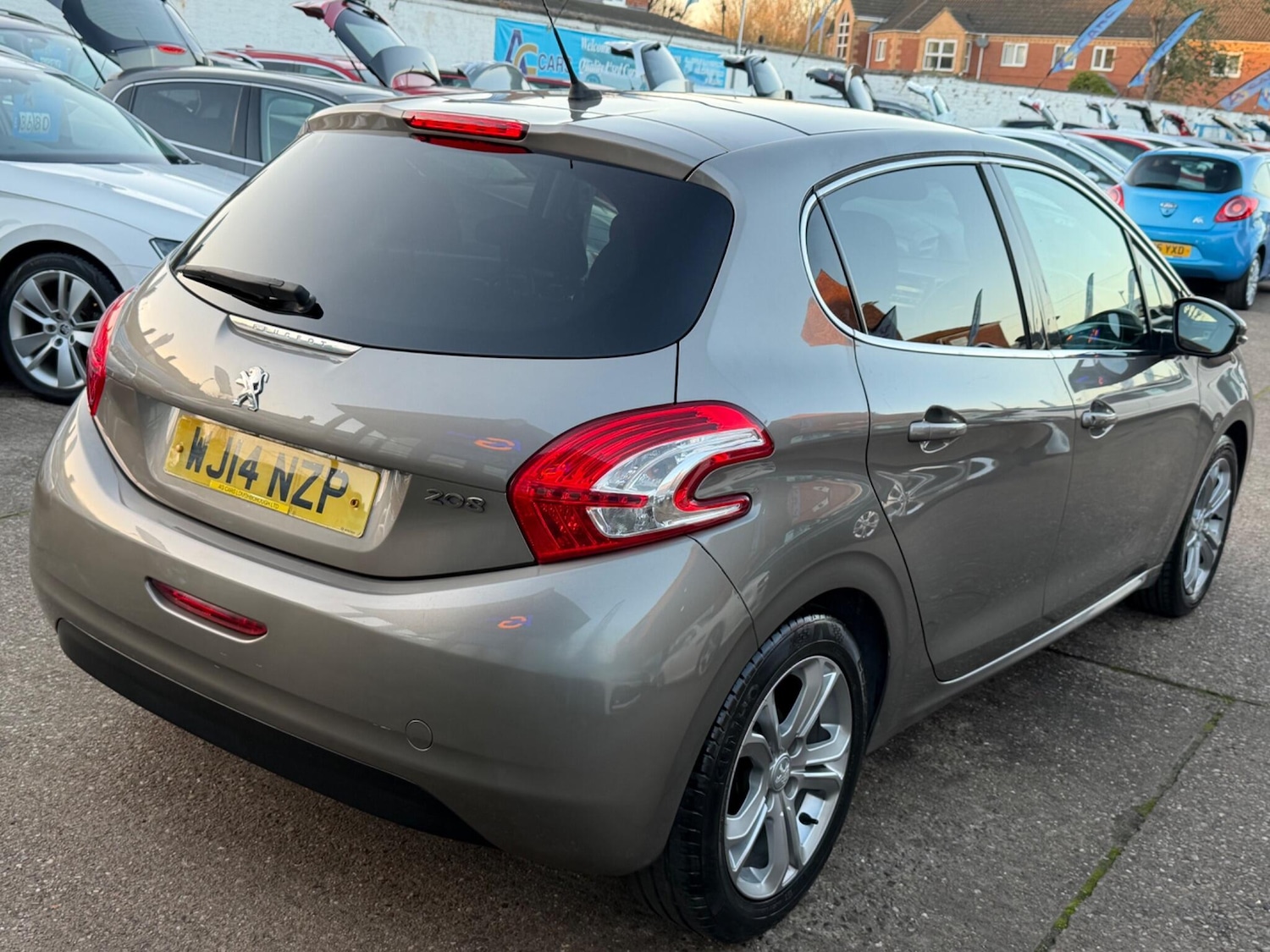 Used Peugeot 208 2014 for sale - 77940025: Photo 37