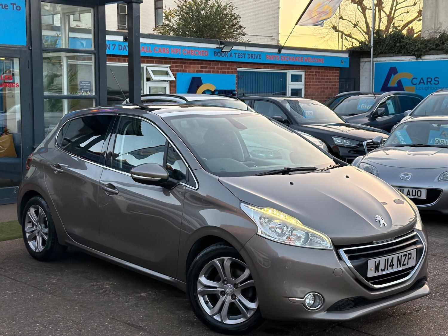 Used Peugeot 208 2014 for sale - 77940025: Photo 39