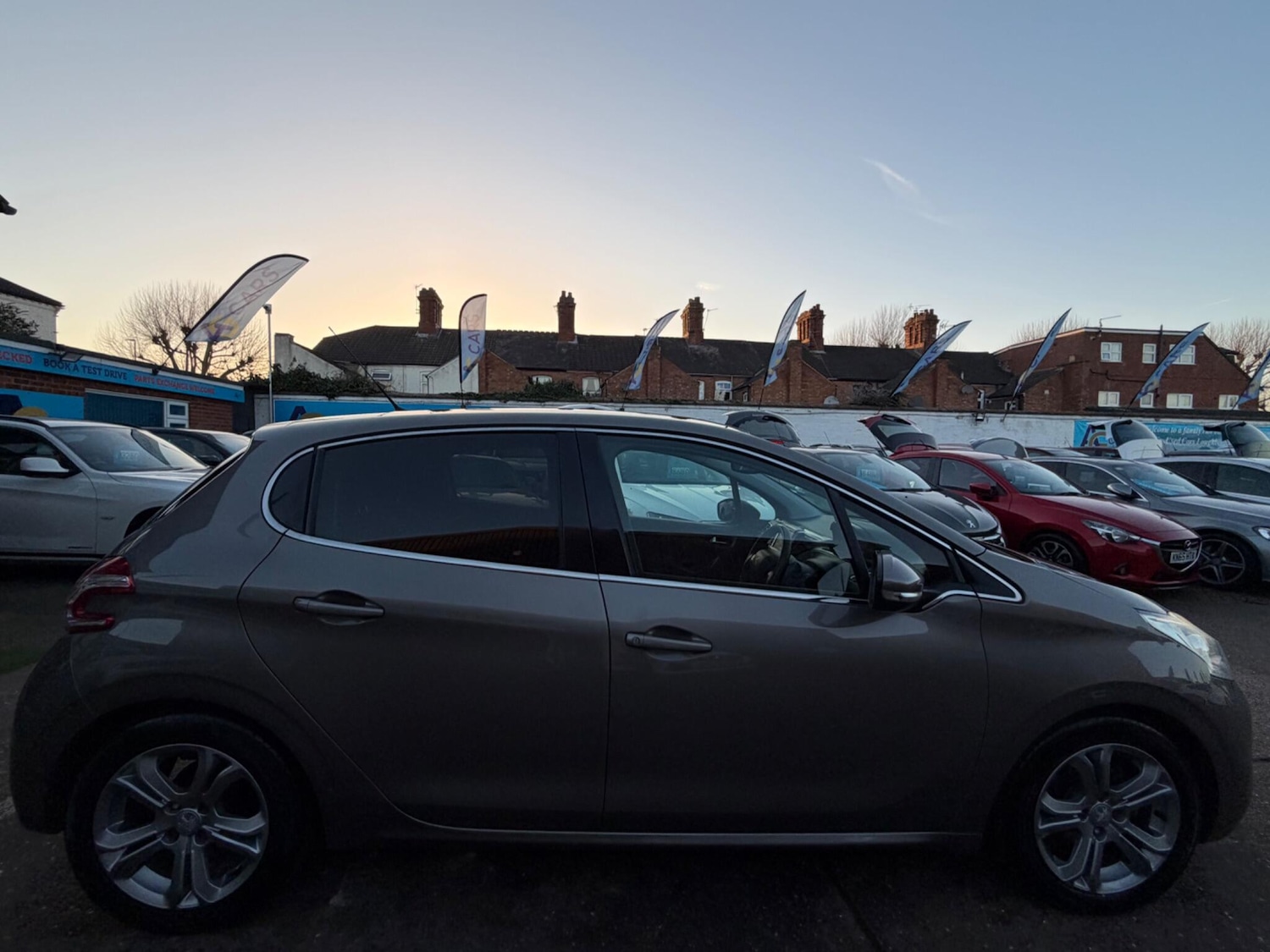 Used Peugeot 208 2014 for sale - 77940025: Photo 40