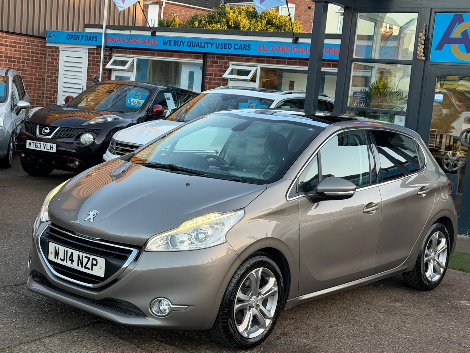 Used Peugeot 208 2014 for sale - 77940025: Photo 42